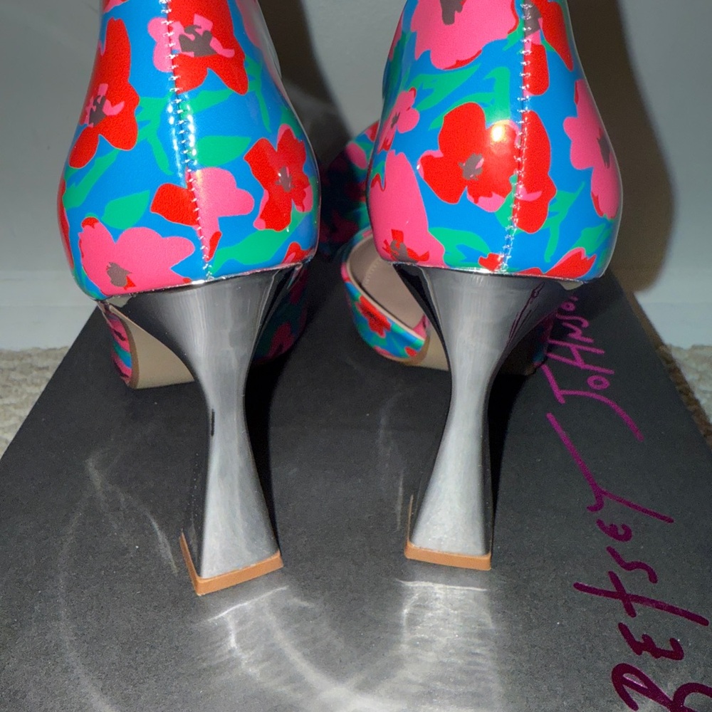 BETSY JOHNSON NOBBLE-P BLUE MULTI PUMP SIZE: 7.5 - Picture 5 of 9